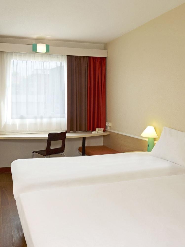 ไอบิส กาโตวิเซ ซาบเช Hotel ภายนอก รูปภาพ